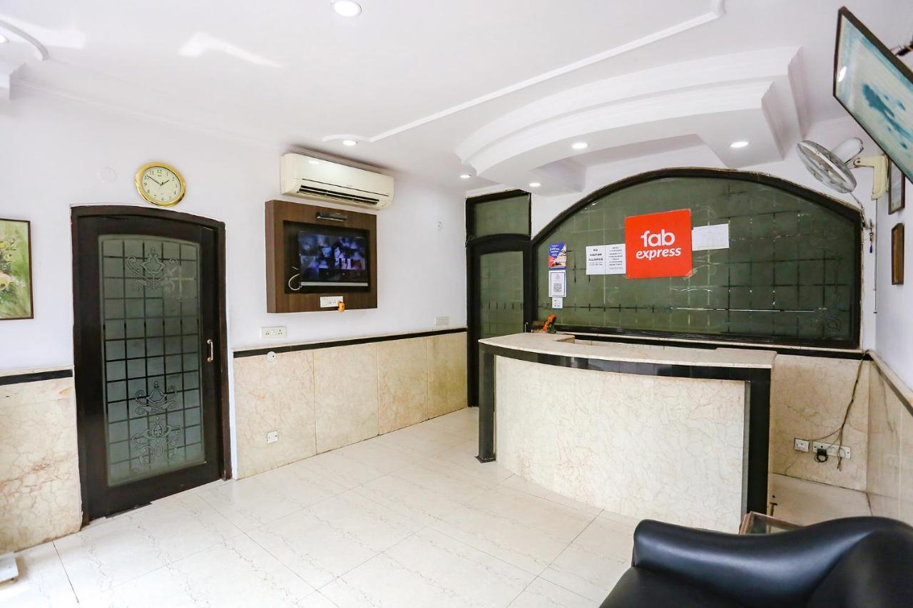 Fabexpress Lloyd House Hotel New Delhi Buitenkant foto