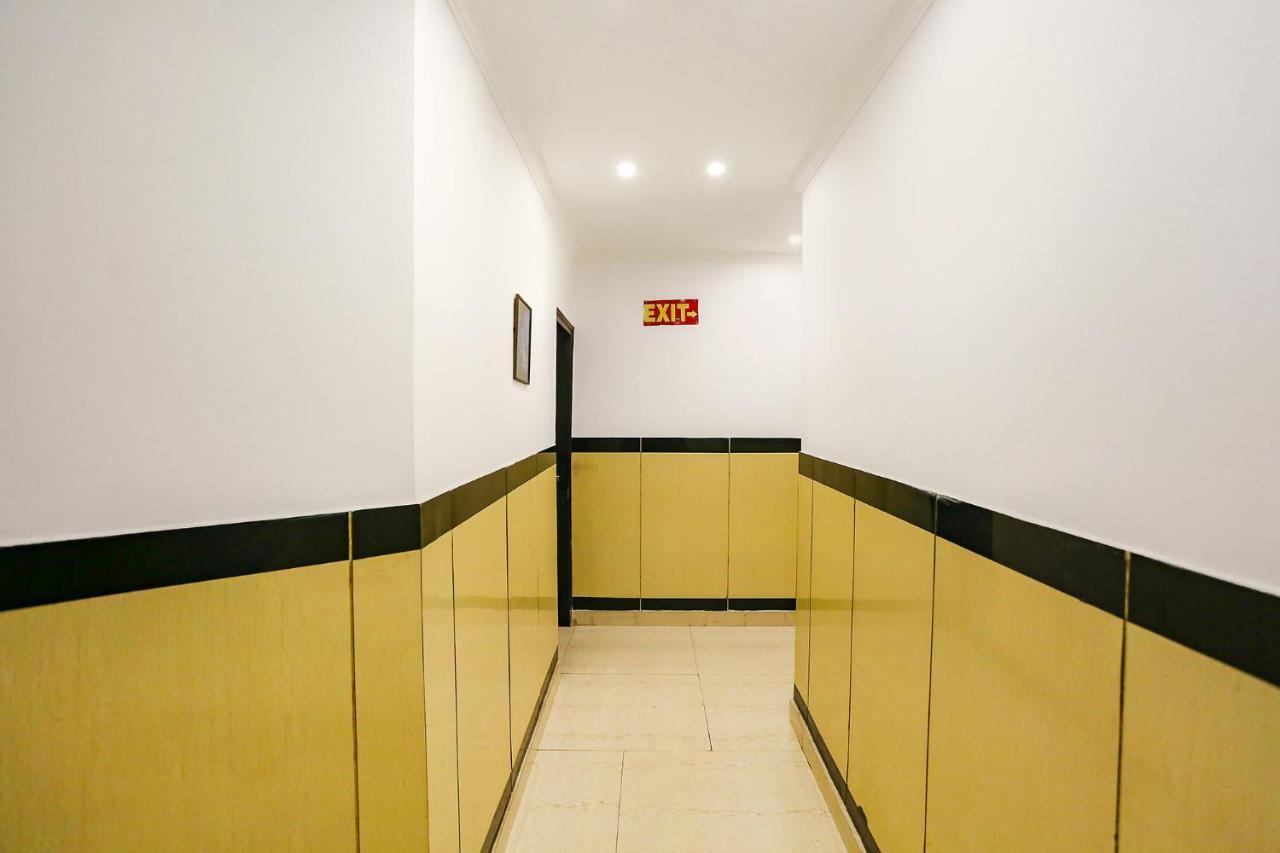 Fabexpress Lloyd House Hotel New Delhi Buitenkant foto