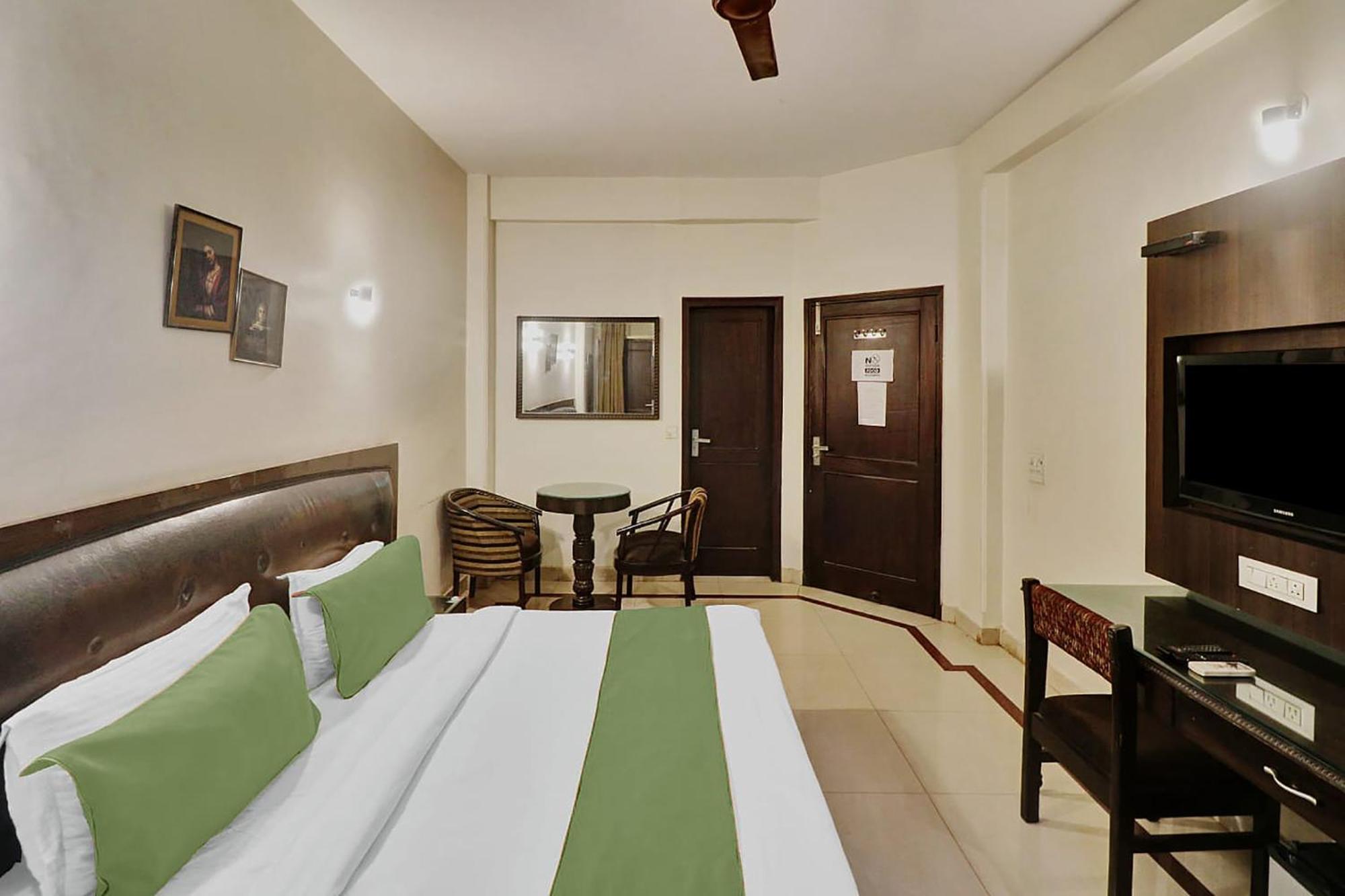 Fabexpress Lloyd House Hotel New Delhi Buitenkant foto