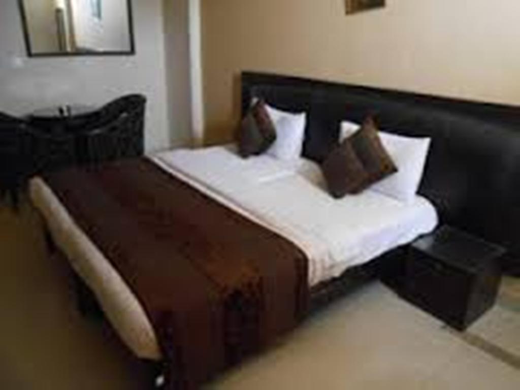 Fabexpress Lloyd House Hotel New Delhi Buitenkant foto