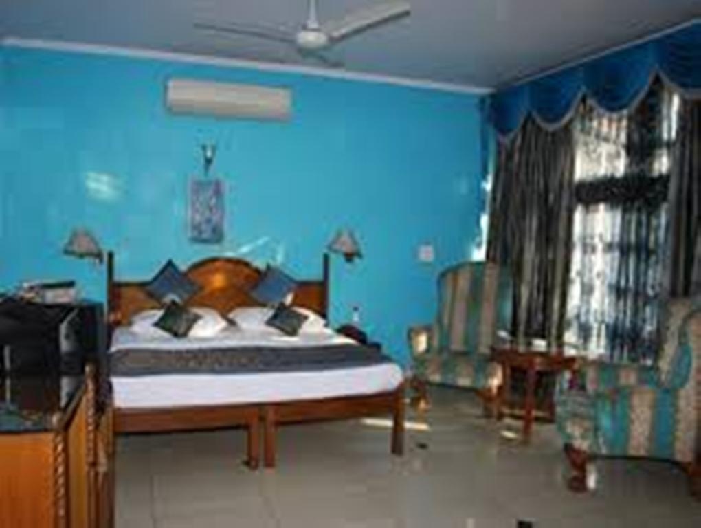 Fabexpress Lloyd House Hotel New Delhi Buitenkant foto