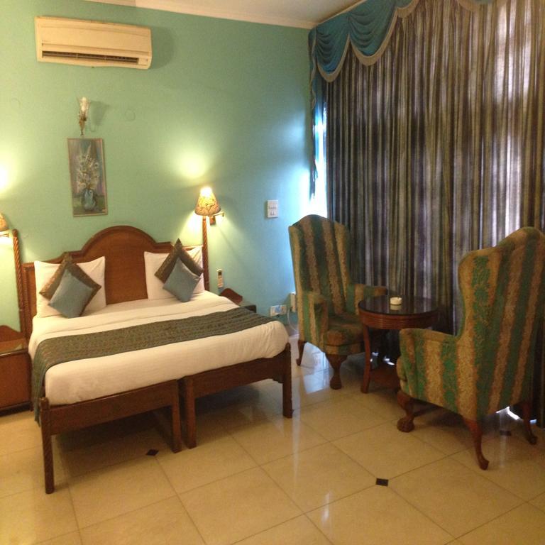 Fabexpress Lloyd House Hotel New Delhi Buitenkant foto