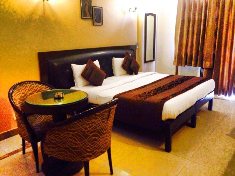 Fabexpress Lloyd House Hotel New Delhi Buitenkant foto